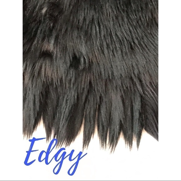 KLd Signature Black Front Clasp Faux Fur Vest - Picture 11 of 11